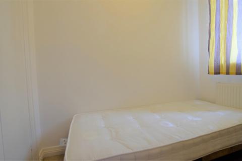 2 bedroom apartment to rent - Mortimer Crescent, NW6