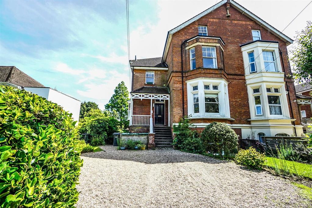 Brittany Road, St. LeonardsOnSea 1 bed flat £225,000