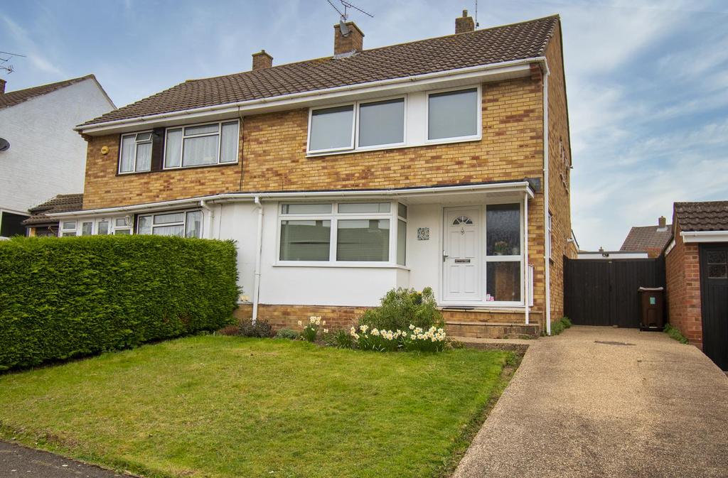 Andrews Road, Earley, Reading 3 bed semidetached house £595,000