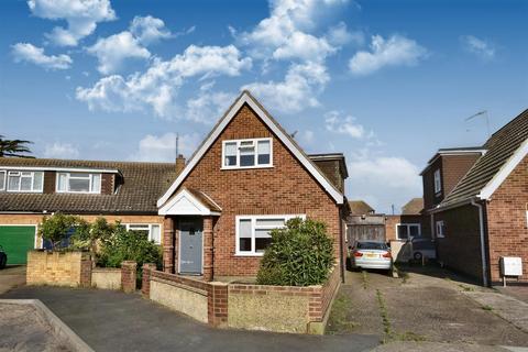 36 Brooklands Square, Canvey Island, SS8 0LE