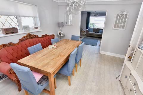 36 Brooklands Square, Canvey Island, SS8 0LE