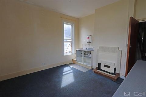 1 bedroom in a house share to rent - York Road, Southend-On-Sea