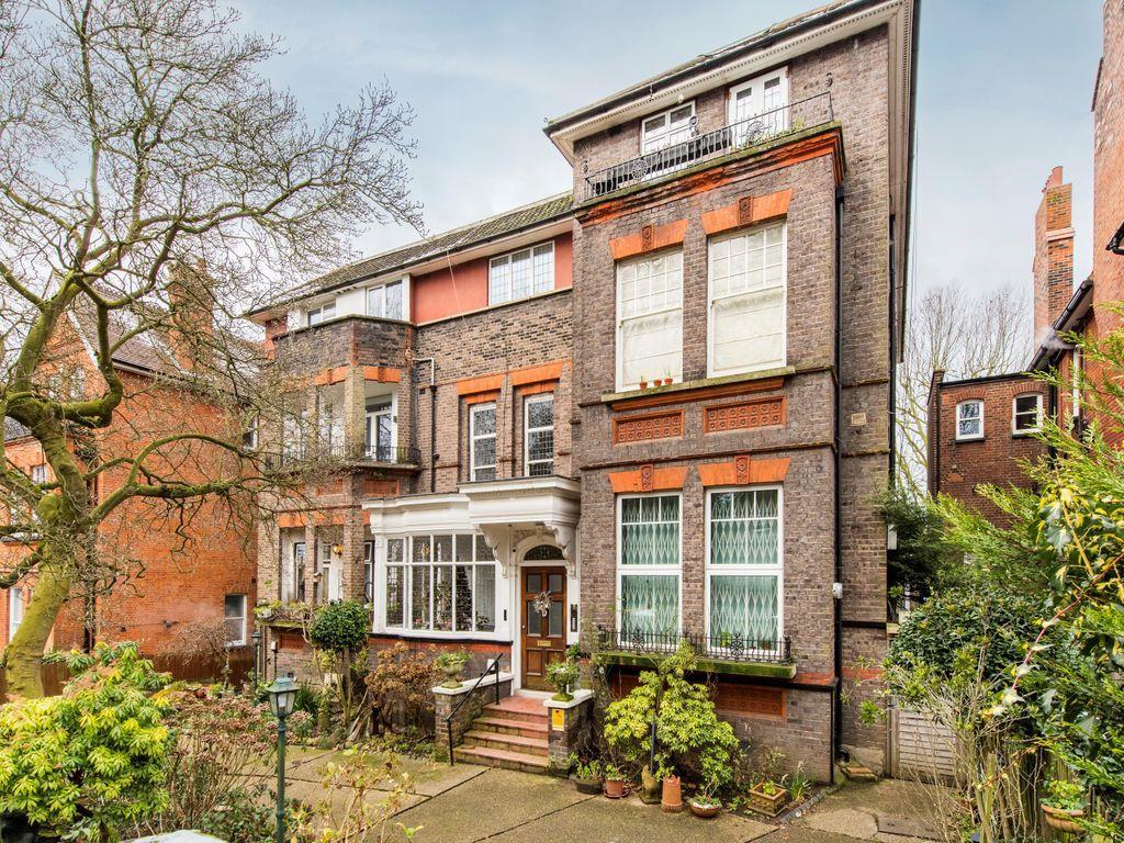 Maresfield Gardens, Hampstead, London 2 bed apartment for sale £900,000