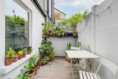 Flat 1, Aston Court, 1 - 2 Cleveland Road, London, W4 5HP