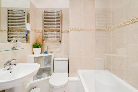 Flat 1, Aston Court, 1 - 2 Cleveland Road, London, W4 5HP