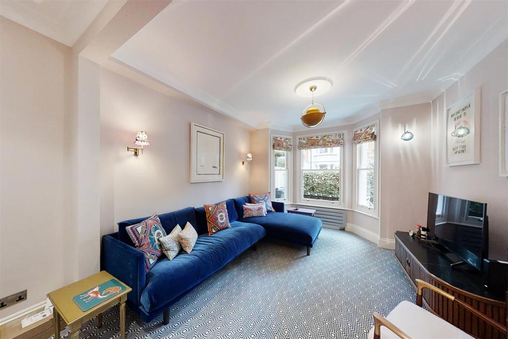 Thorney Hedge Road, London, W4 4 bed terraced house £1,150,000