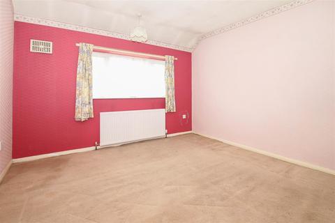 55 Sheffield Drive, Romford, RM3 9YB