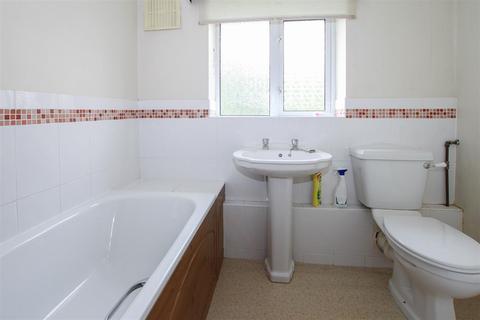 55 Sheffield Drive, Romford, RM3 9YB