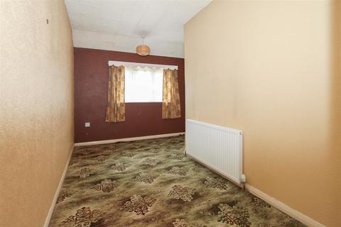 55 Sheffield Drive, Romford, RM3 9YB
