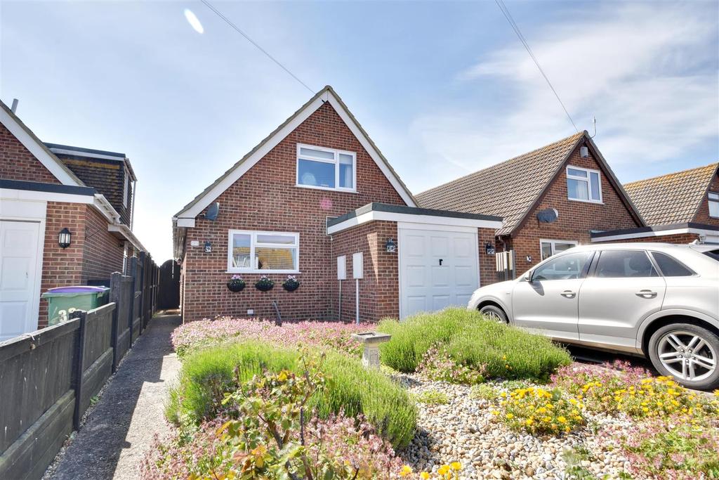 Lydd On Sea, Romney Marsh 3 bed detached house for sale £375,000