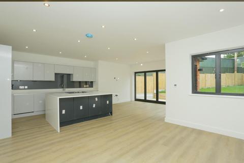 4 bedroom detached house for sale - Ramsgate Road, Sarre, Birchington