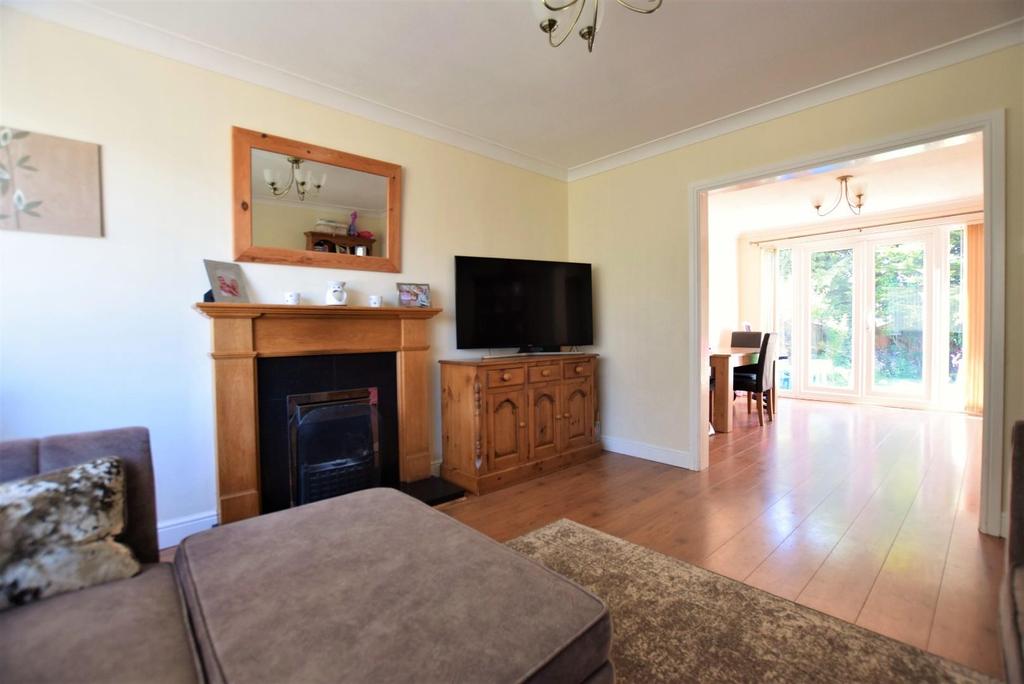 Westland Road, Cottesmore, Oakham 3 bed detached house £300,000