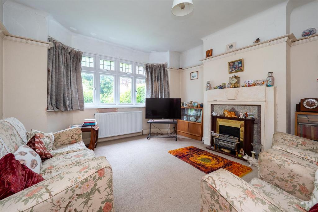 Rosehill Gardens, Sutton 3 bed semidetached house £600,000