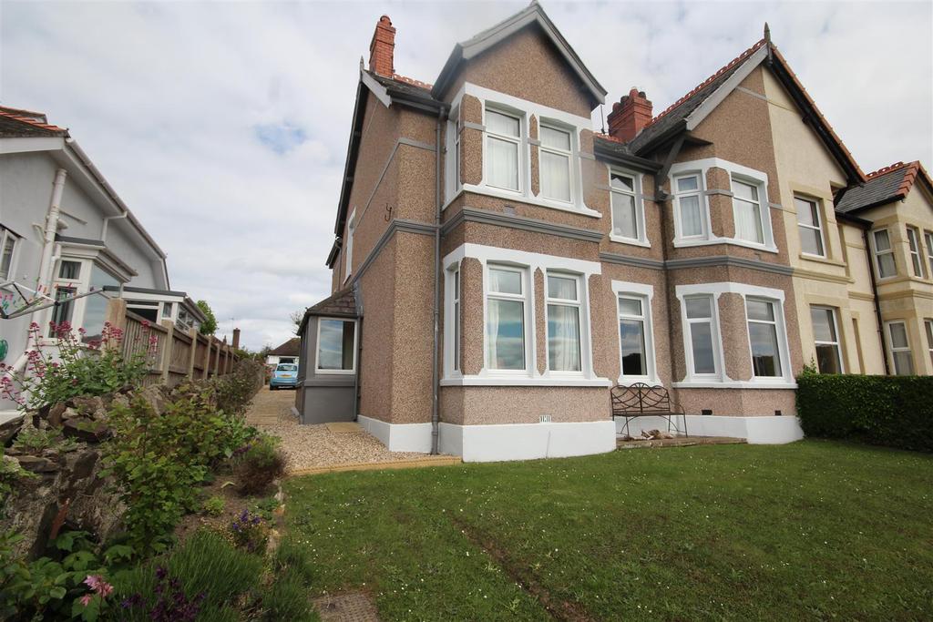 Warren Drive, Deganwy, Conwy 2 bed apartment for sale £315,000