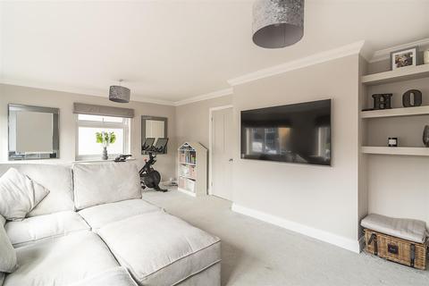 4 bedroom detached house for sale - Kinsbourne Close, Harpenden