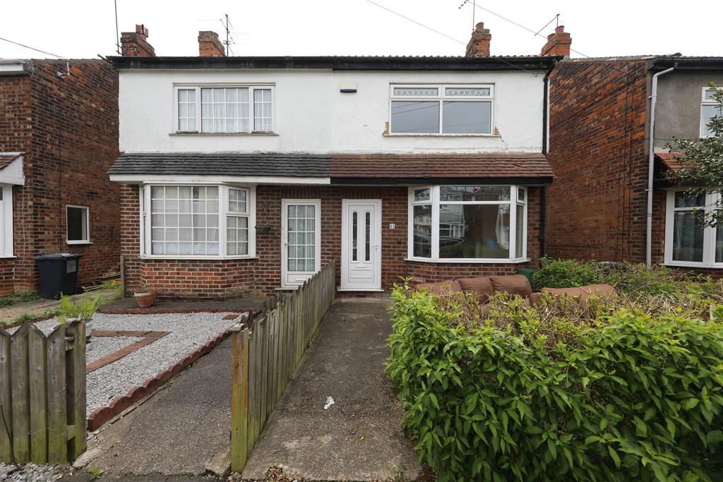 Kirkham Drive, Hull 2 bed semidetached house £130,000