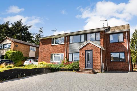 4 bedroom semi-detached house for sale - Cottesford Close, Hadleigh