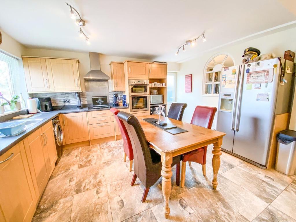 Thornton Kitchen.JPG