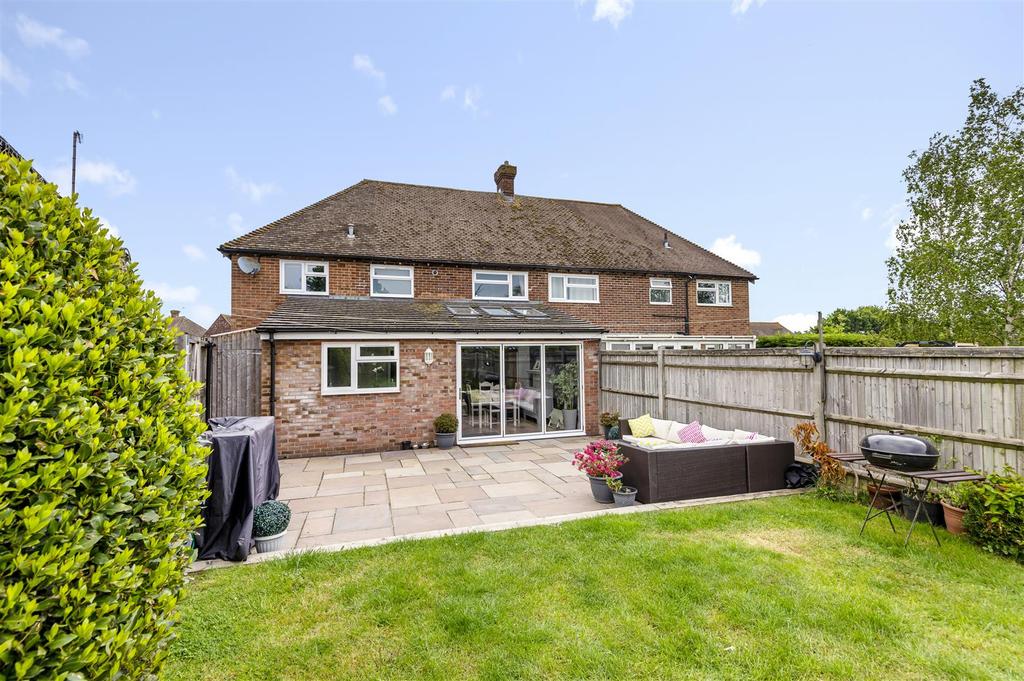 Lansdowne Road, Hailsham 4 bed semidetached house £425,000