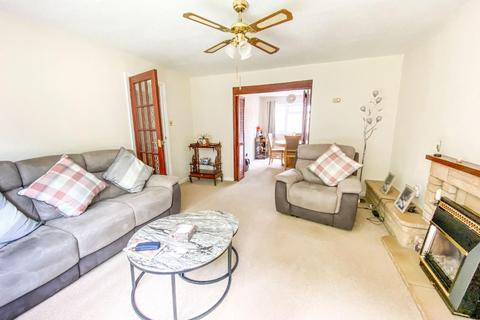 4 bedroom detached house for sale - Nicholson Close, Warwick