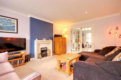 4 bedroom end of terrace house for sale - Scaife Mews, Beverley
