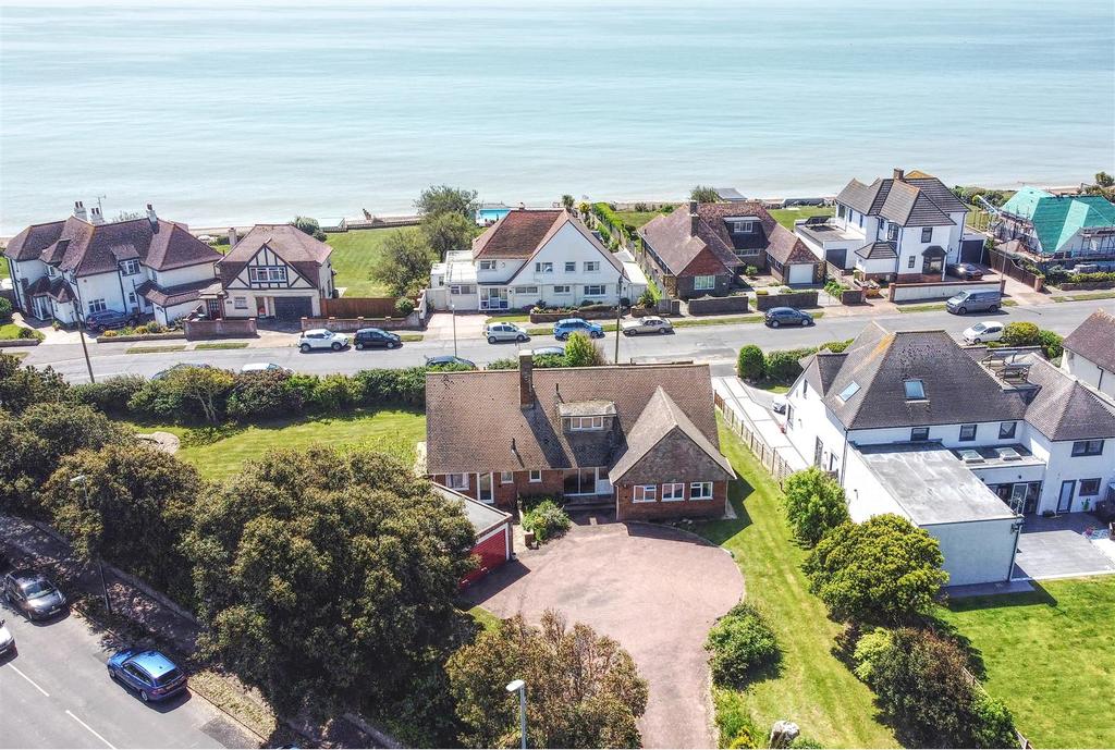 Richmond Avenue, BexhillOnSea 4 bed detached house £850,000