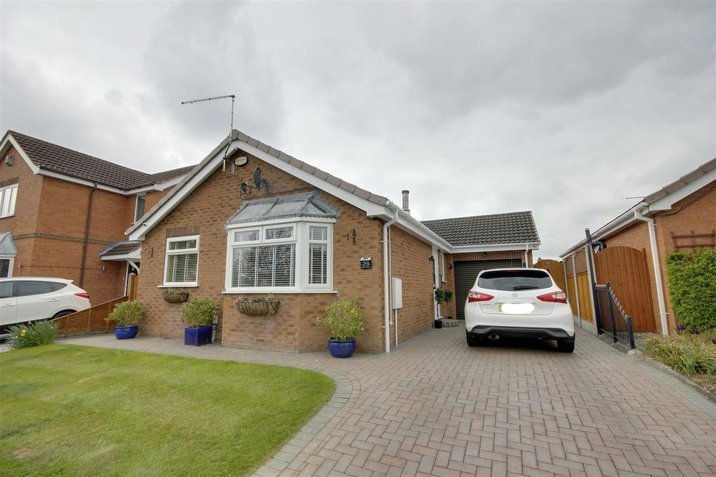 Rowan Avenue, Beverley 3 bed detached bungalow £325,000