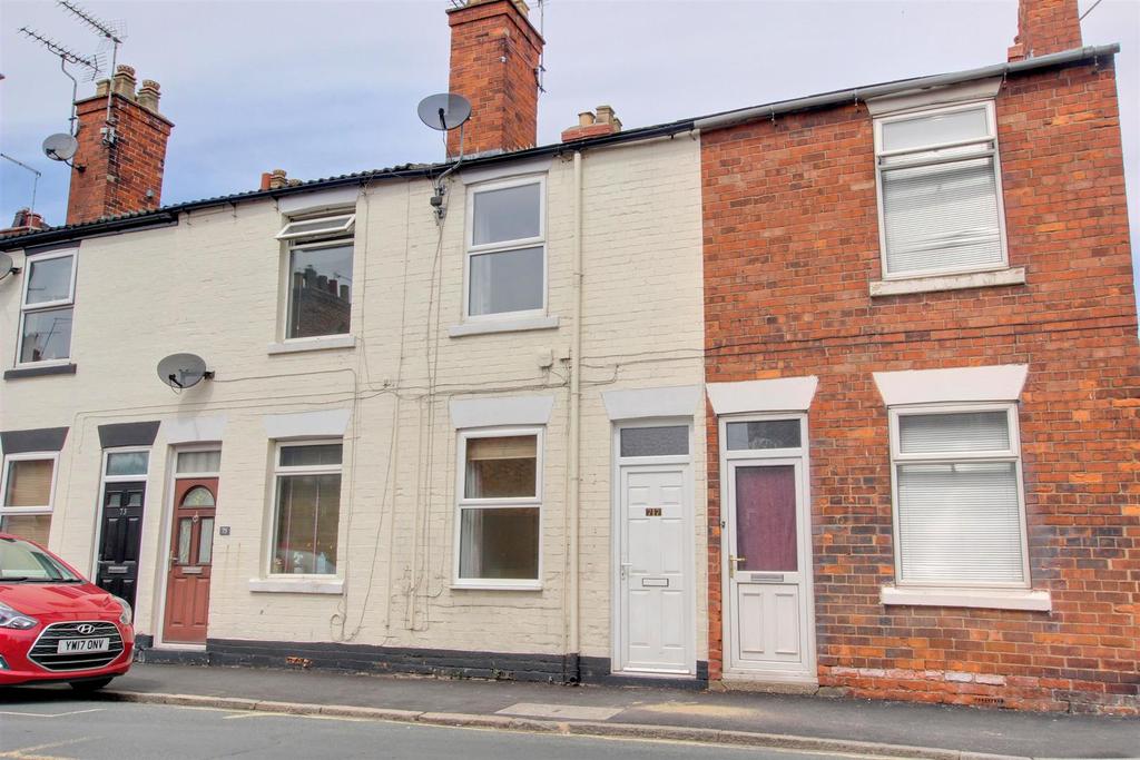 Flemingate, Beverley 2 bed terraced house for sale £165,000