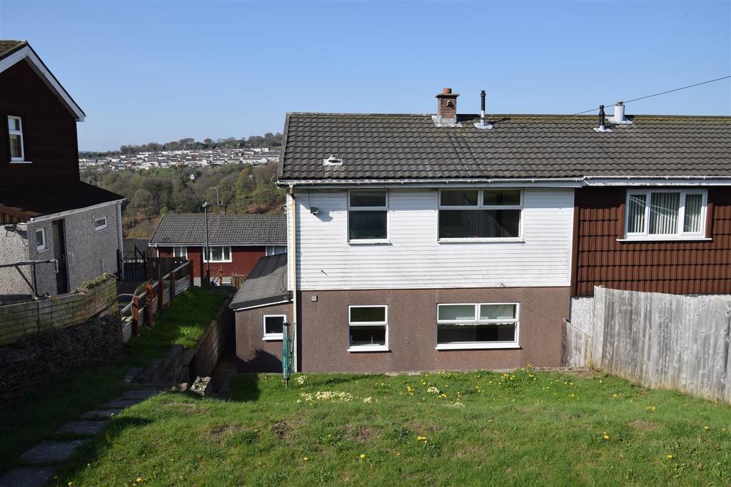 Keir Hardie Terrace, Swffryd Crumlin... 3 bed semidetached house £