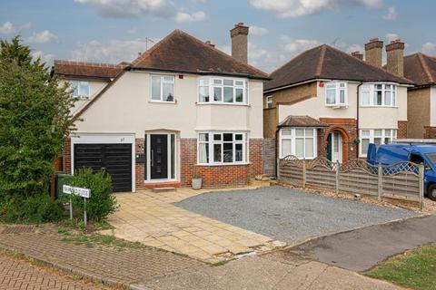 32 Fairfield Way, Epsom, KT19 0EF