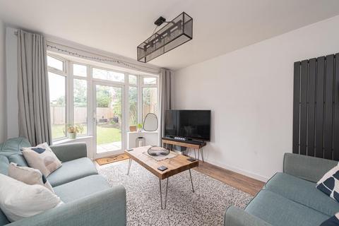 32 Fairfield Way, Epsom, KT19 0EF