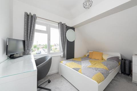 32 Fairfield Way, Epsom, KT19 0EF