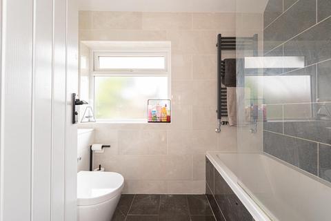 32 Fairfield Way, Epsom, KT19 0EF