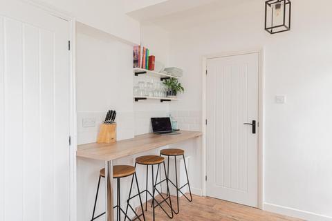 32 Fairfield Way, Epsom, KT19 0EF