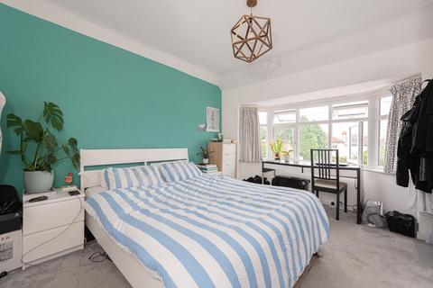 32 Fairfield Way, Epsom, KT19 0EF