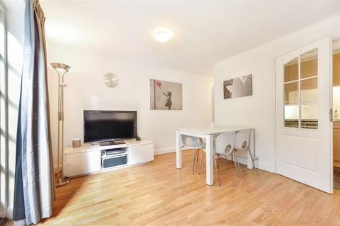 5 Mandrell Road, London, SW2 5EF