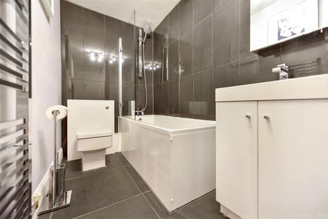 5 Mandrell Road, London, SW2 5EF