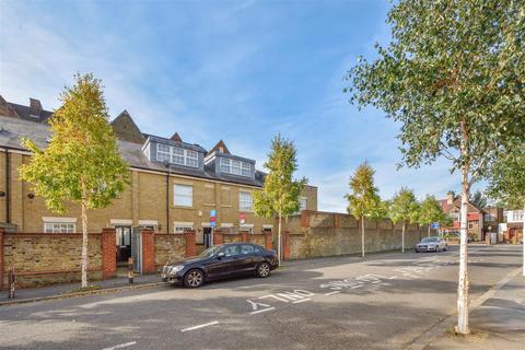 5 Mandrell Road, London, SW2 5EF