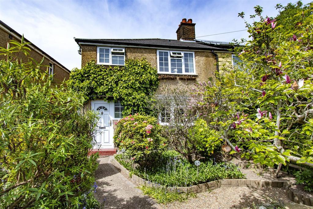 Old Lane, Crowborough 3 bed semidetached house £435,000
