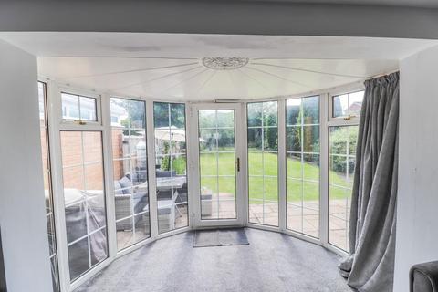 71 Meadowside, Nuneaton, CV11 6NE