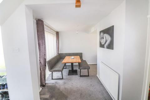 71 Meadowside, Nuneaton, CV11 6NE