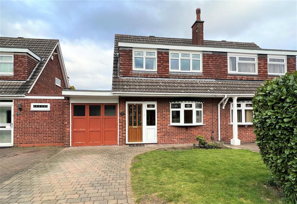 Armstrong Drive, Bentley, Walsall 3 bed semidetached house £875 pcm