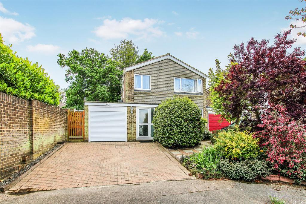 Hamilton Crescent, Warley, Brentwood 4 bed detached house for sale £575,000