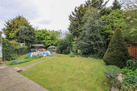 14 The Grove, Brentwood, CM14 5NS