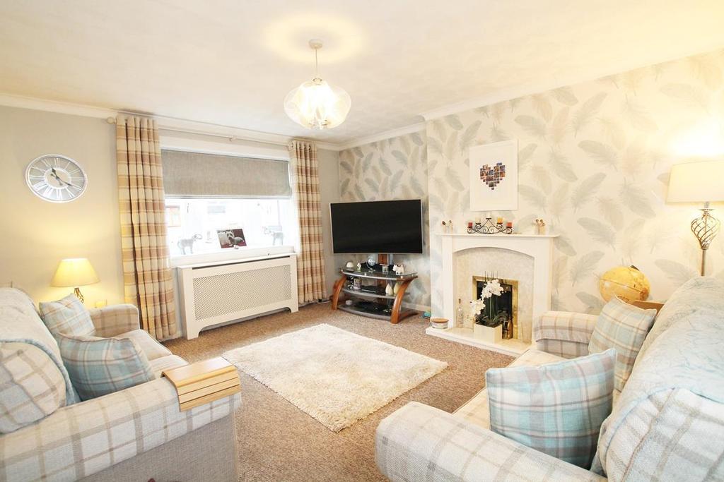 Logandale Avenue, Newmains, Wishaw 3 bed end of terrace house £114,500