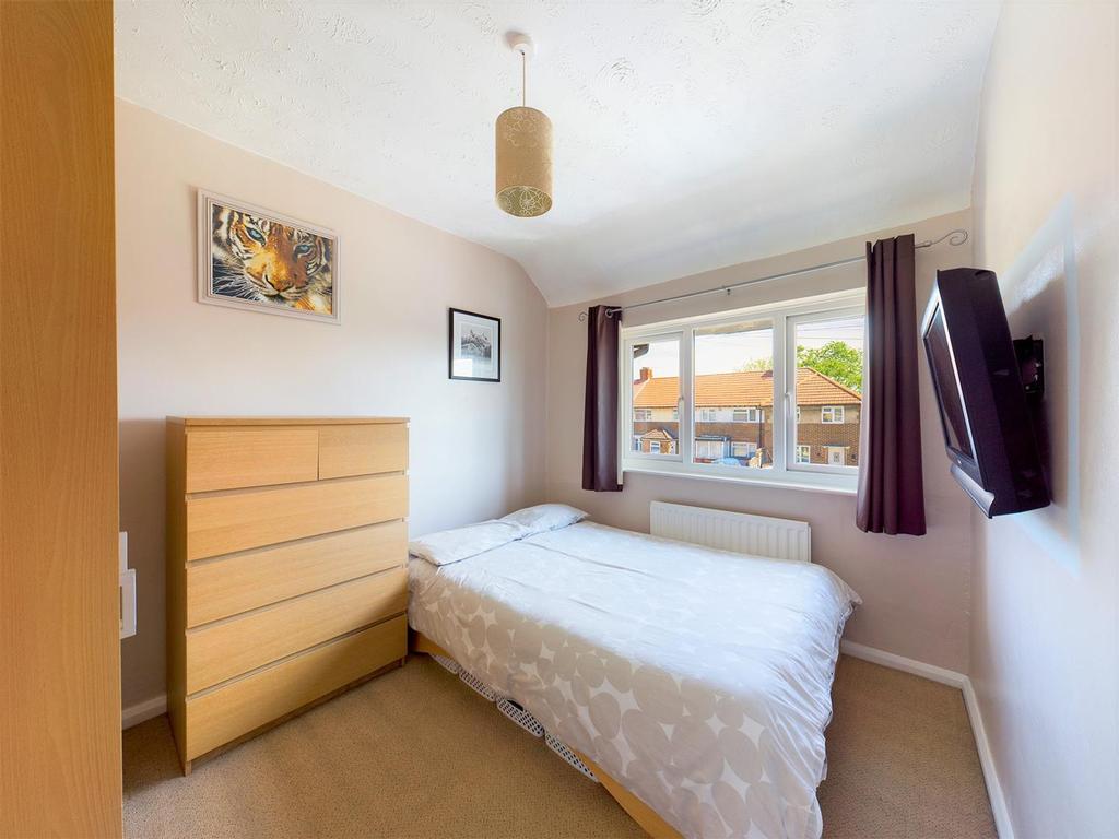 Bed 1.jpg