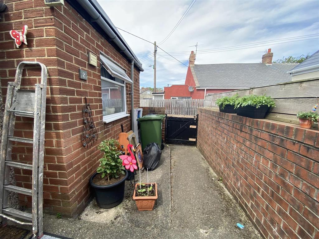 Coronation Terrace, HettonLeHole, Houghton Le Spring 2 bed terraced