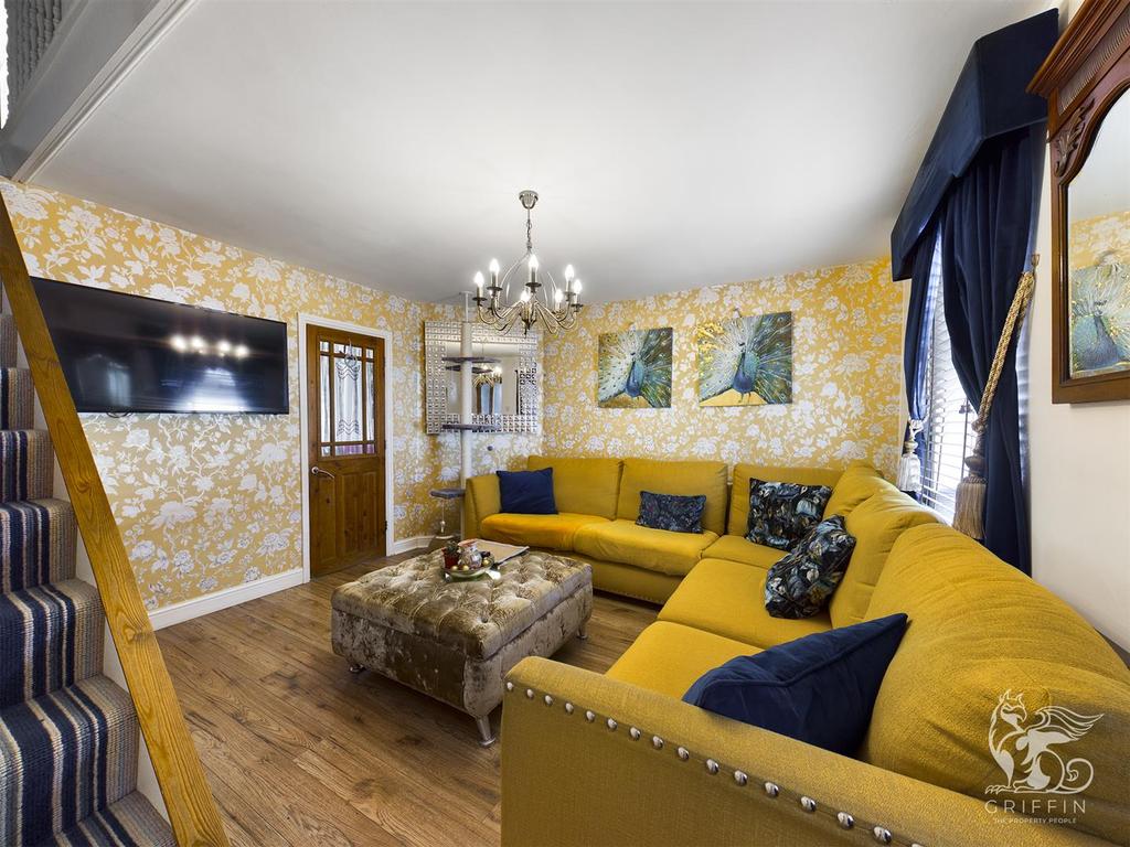London Road, Grays 3 bed terraced house £350,000