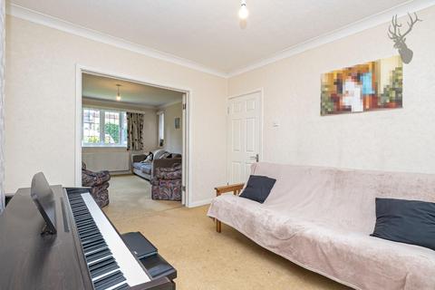 4 bedroom semi-detached house for sale - The Greens Close, Loughton