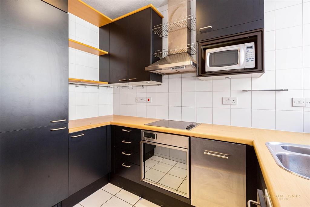 Kitchen (2).jpg